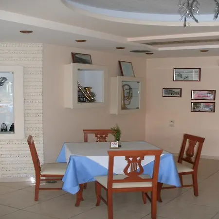 Montes & Hotell