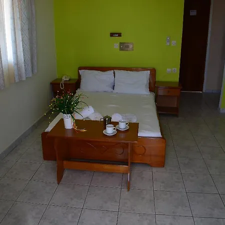 Montes & Hotell 2*