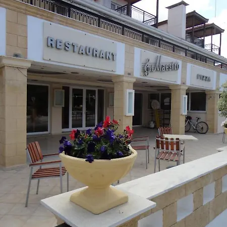 Hotell Montes &